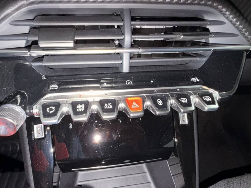 Peugeot 208 - Photo 32