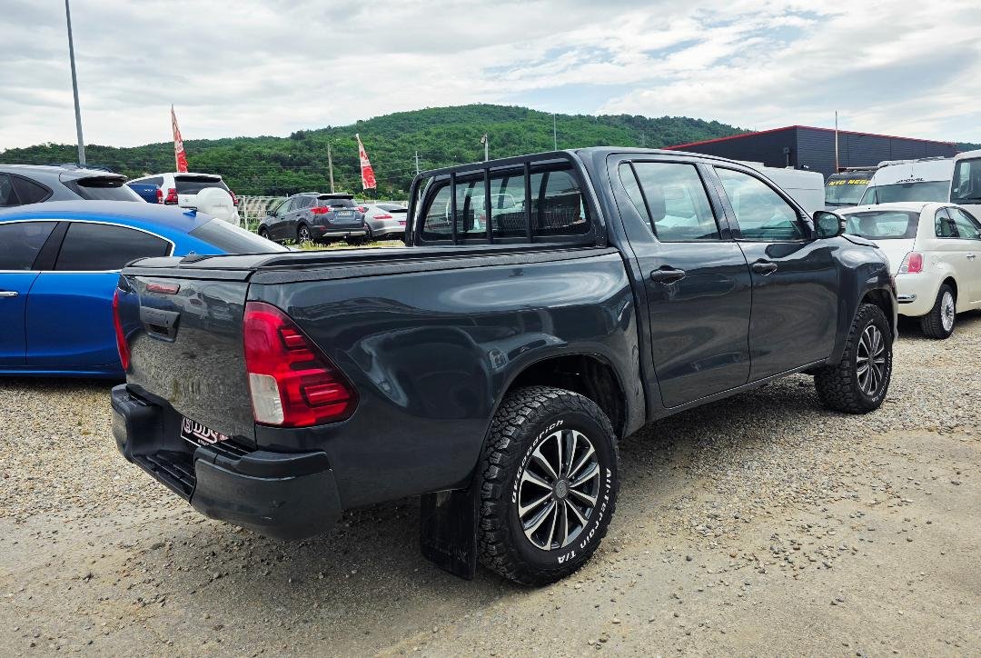 Toyota Hilux - Photo 13
