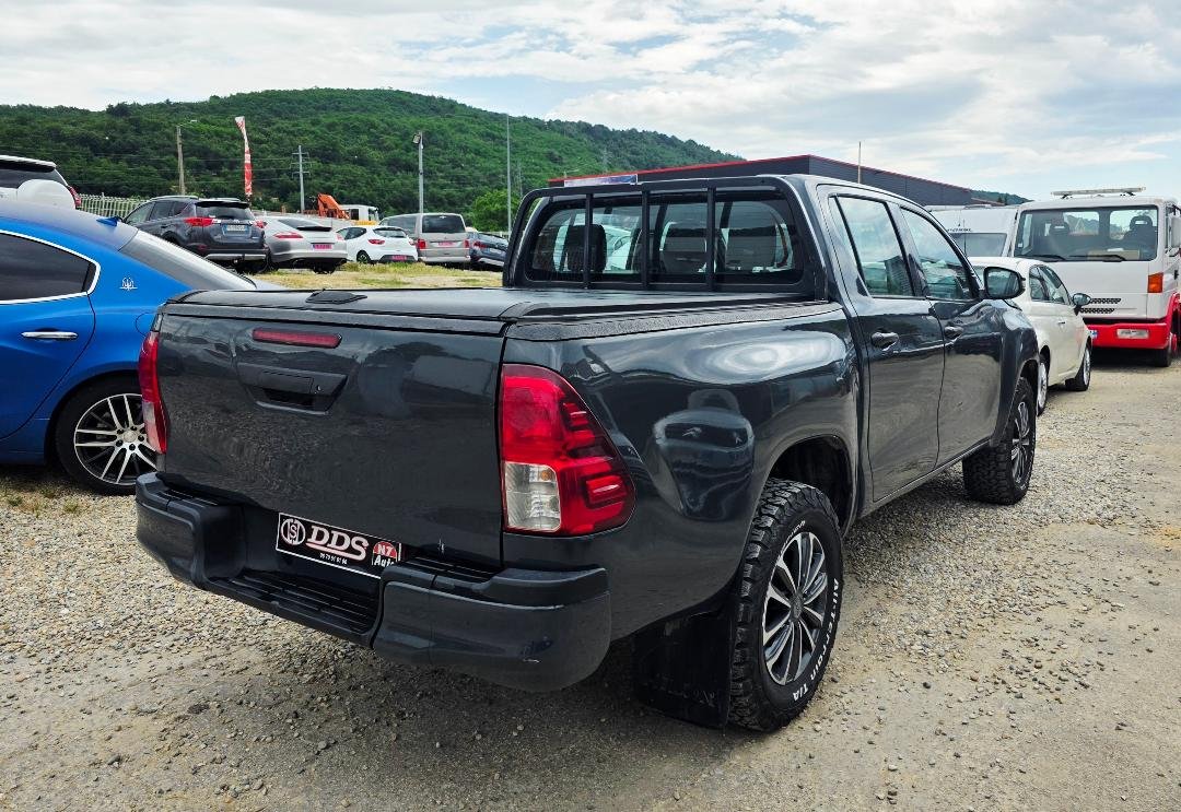 Toyota Hilux - Photo 3