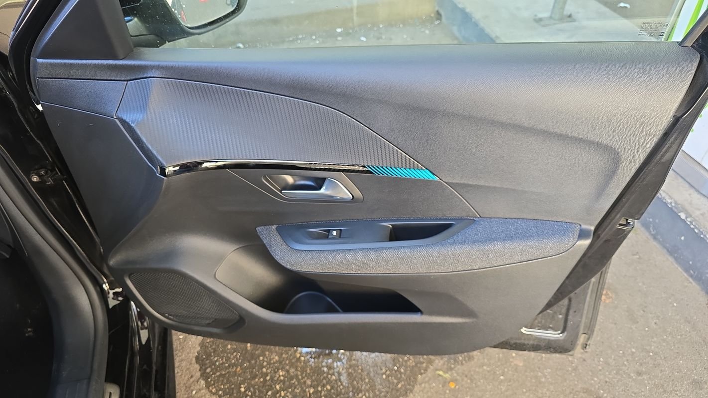 Peugeot E-208 - Photo 23
