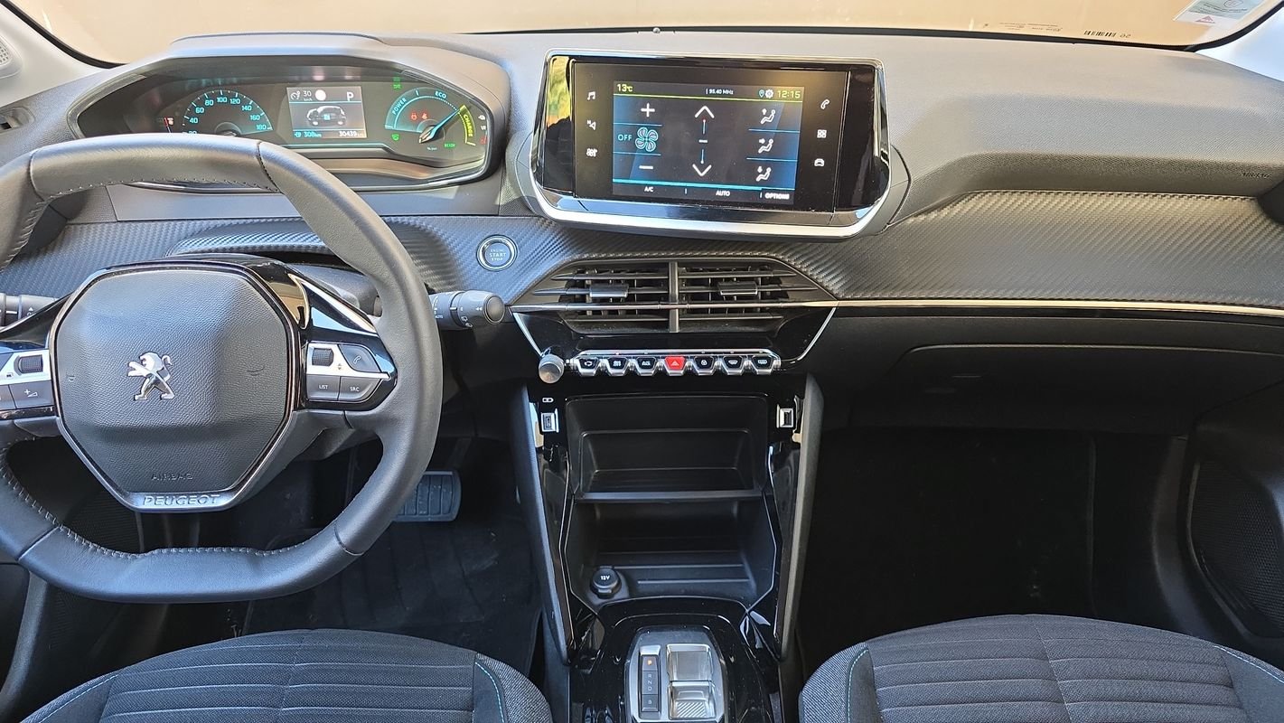 Peugeot E-208 - Photo 24