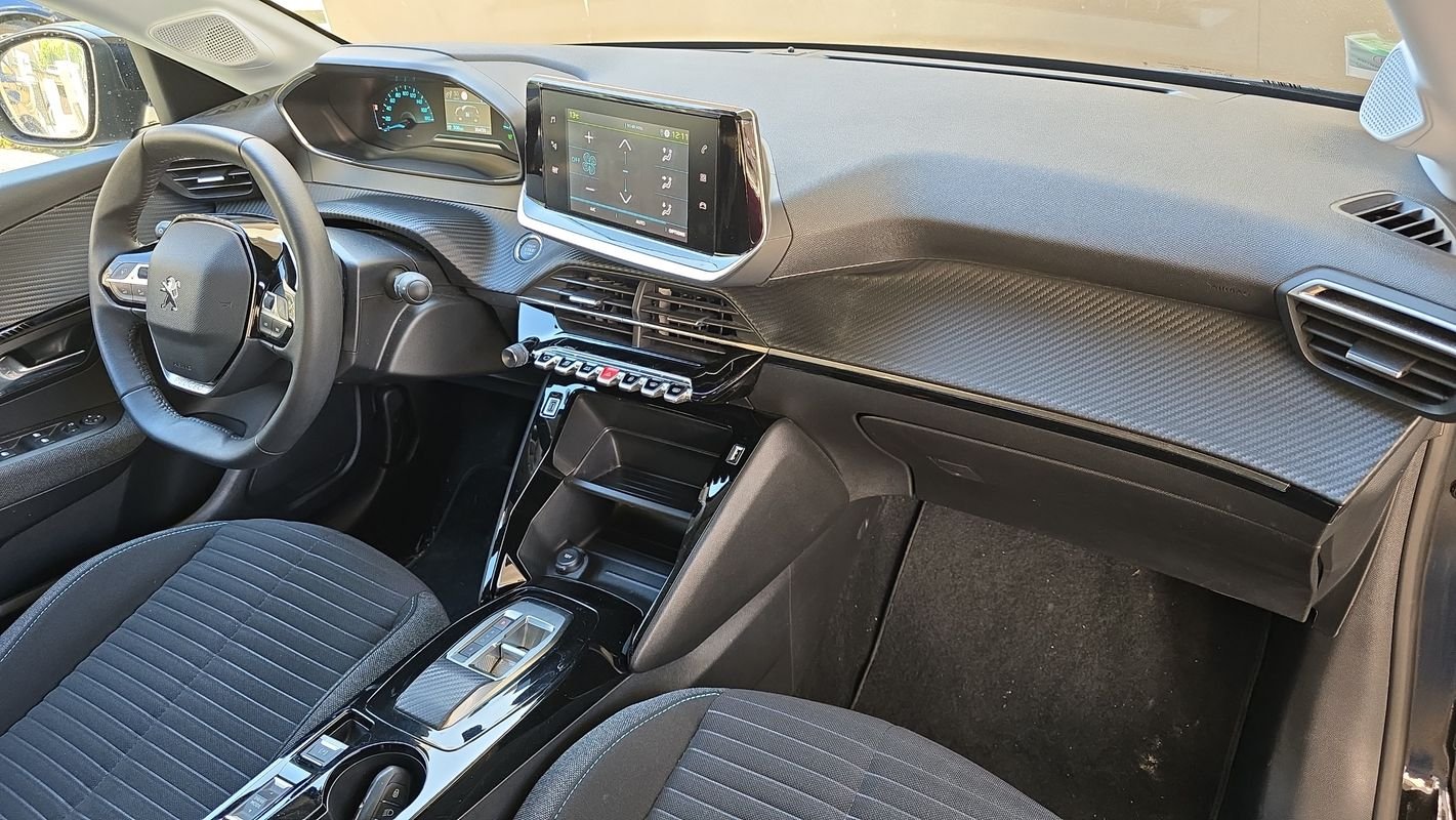 Peugeot E-208 - Photo 10