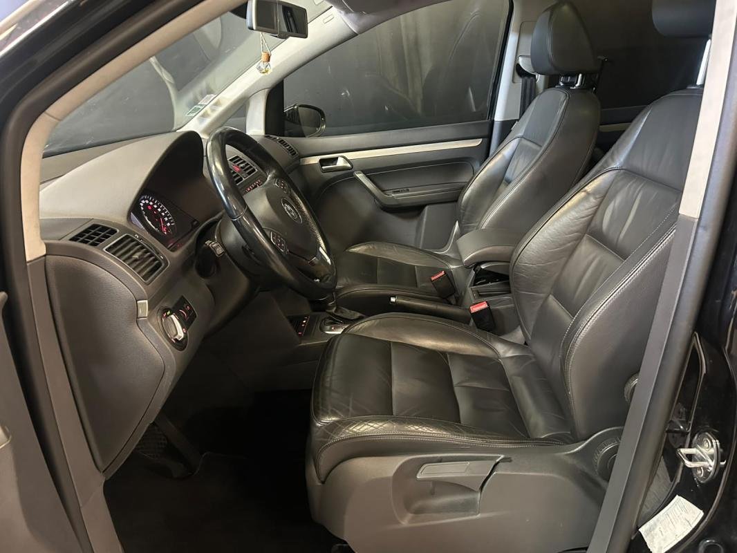 Volkswagen Touran - Photo 8