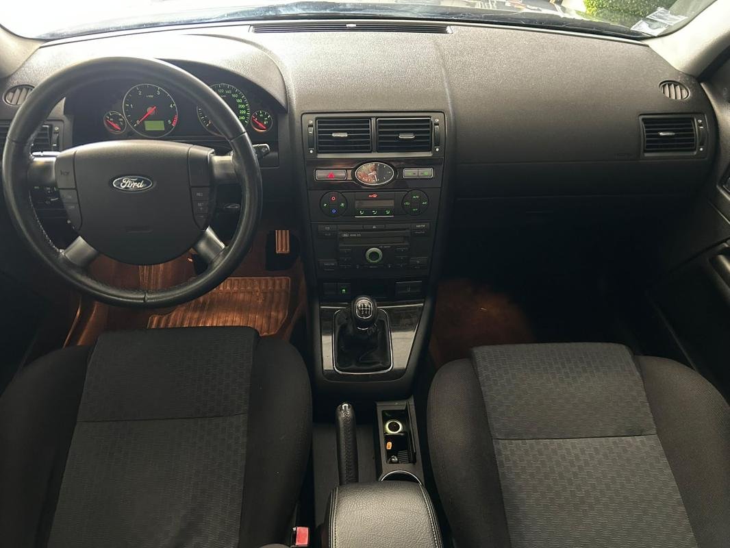 Ford Mondeo - Photo 11