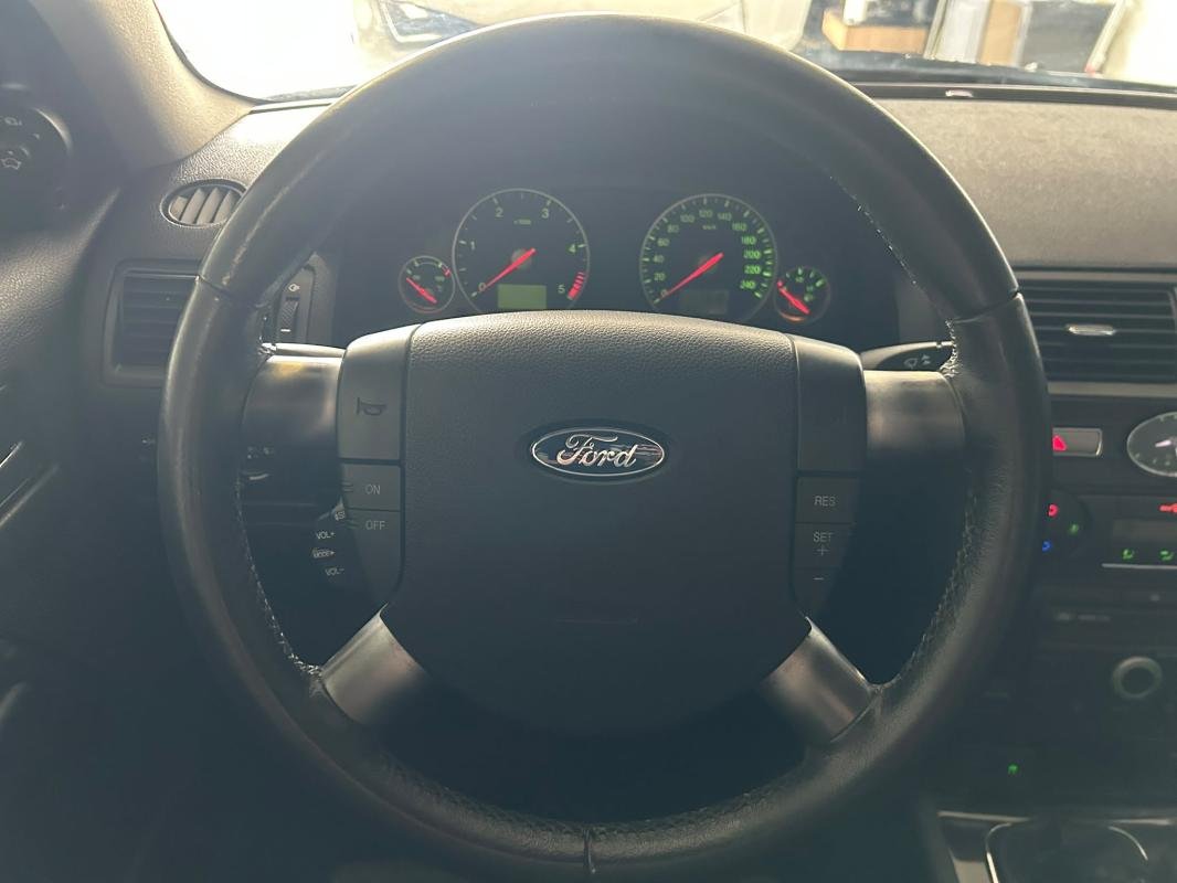 Ford Mondeo - Photo 13