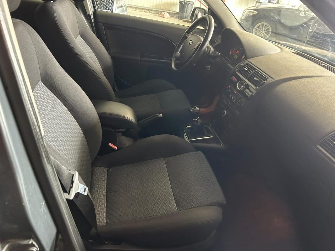 Ford Mondeo - Photo 9