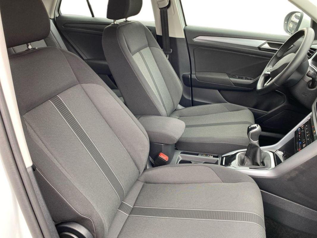 Volkswagen T-Roc - Photo 13