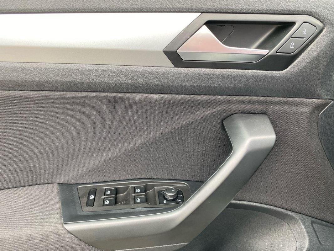 Volkswagen T-Roc - Photo 15