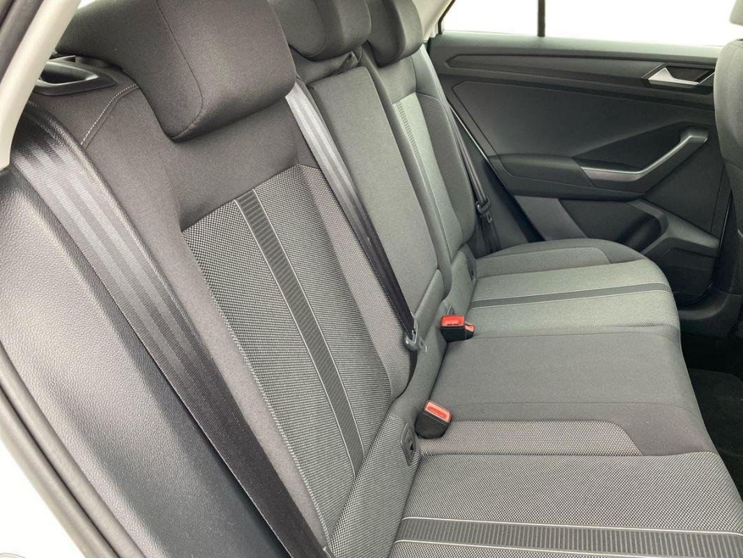 Volkswagen T-Roc - Photo 23