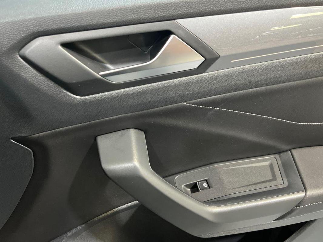Volkswagen T-Roc - Photo 15