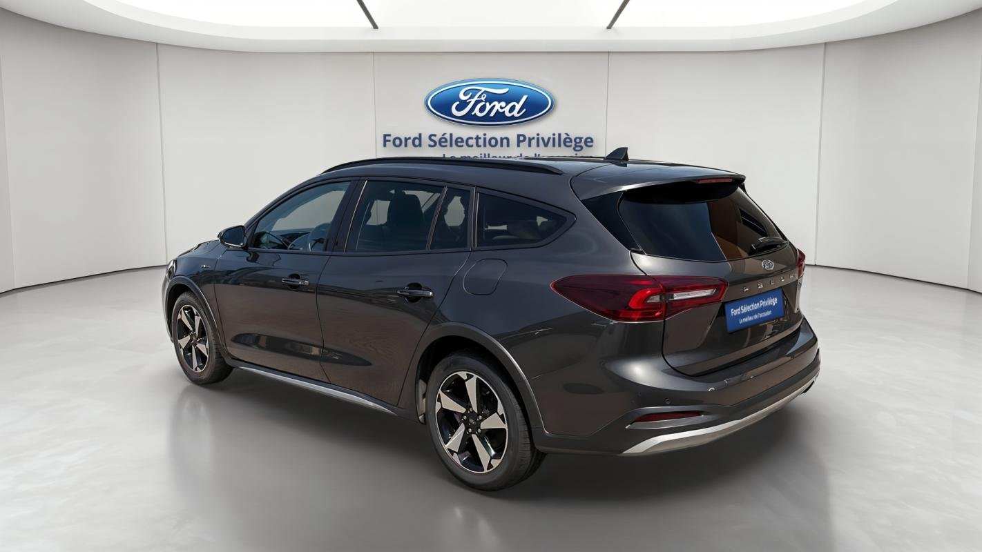 Ford Focus - Photo 3