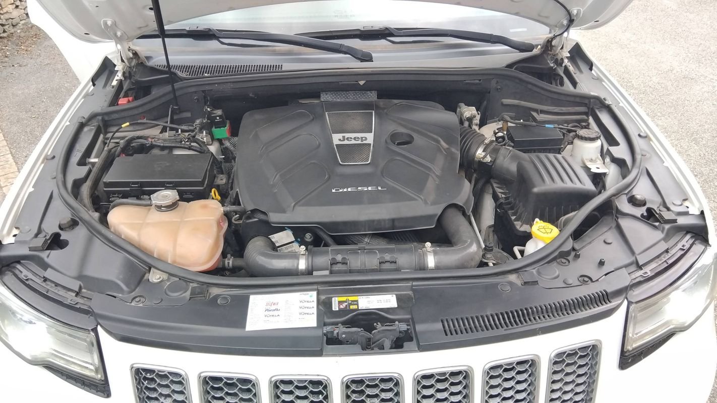 Jeep Grand Cherokee - Photo 15