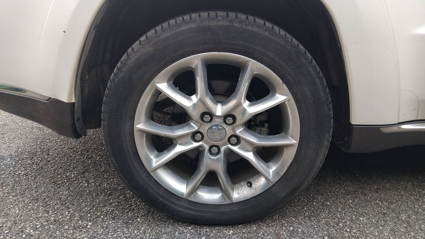 Jeep Grand Cherokee - Photo 16