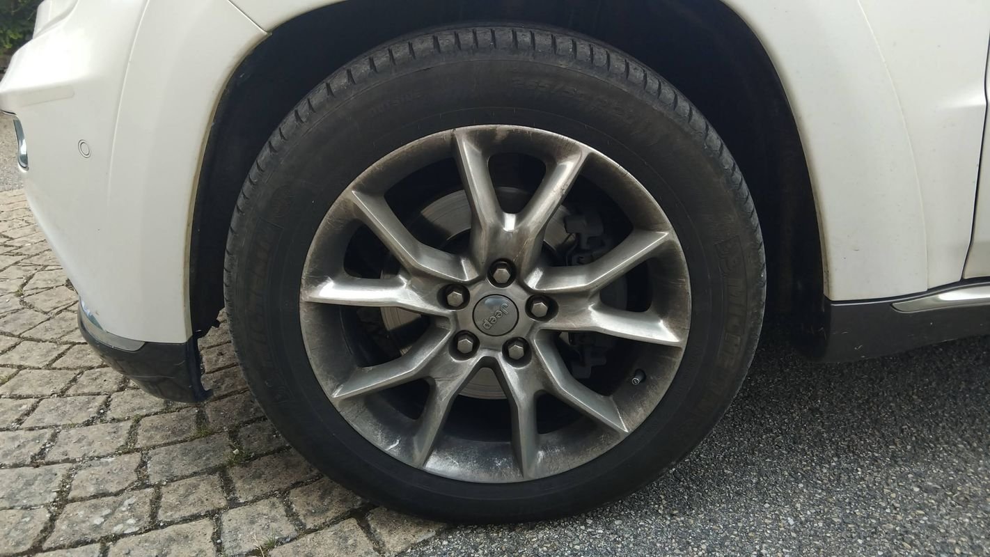 Jeep Grand Cherokee - Photo 18