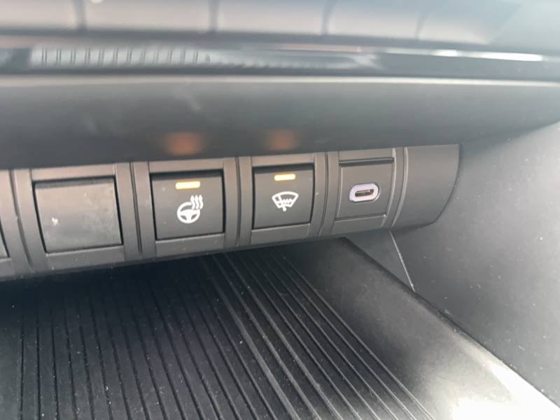 Toyota C-HR - Photo 24