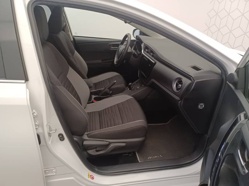 Toyota Auris - Photo 14