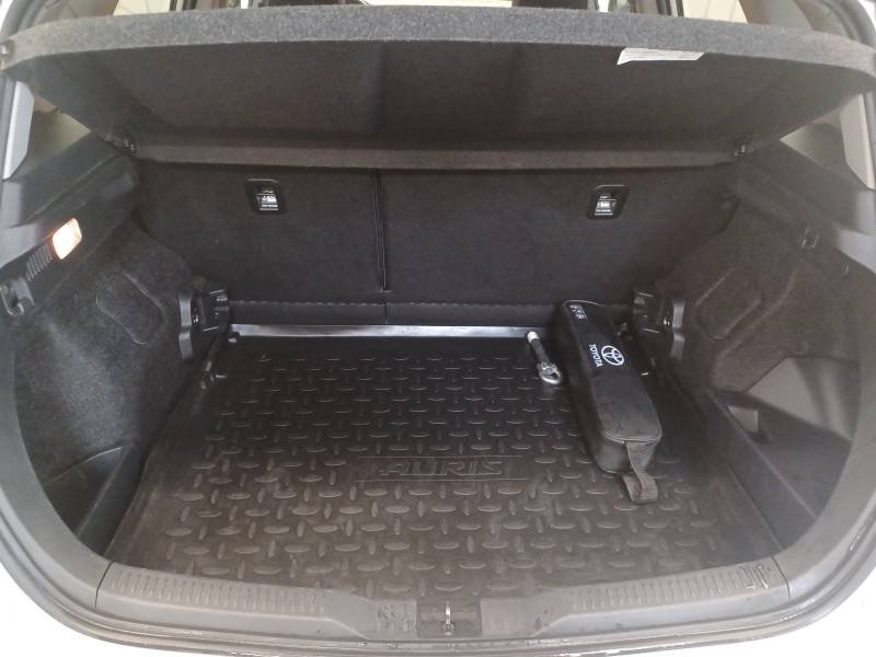 Toyota Auris - Photo 16