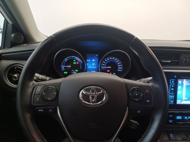 Toyota Auris - Photo 22