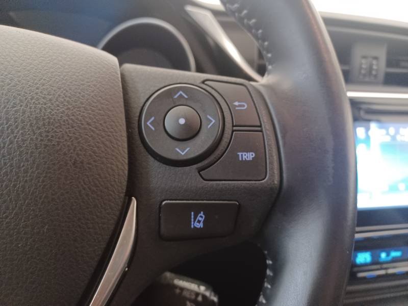 Toyota Auris - Photo 24