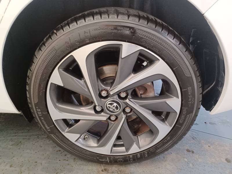Toyota Auris - Photo 8