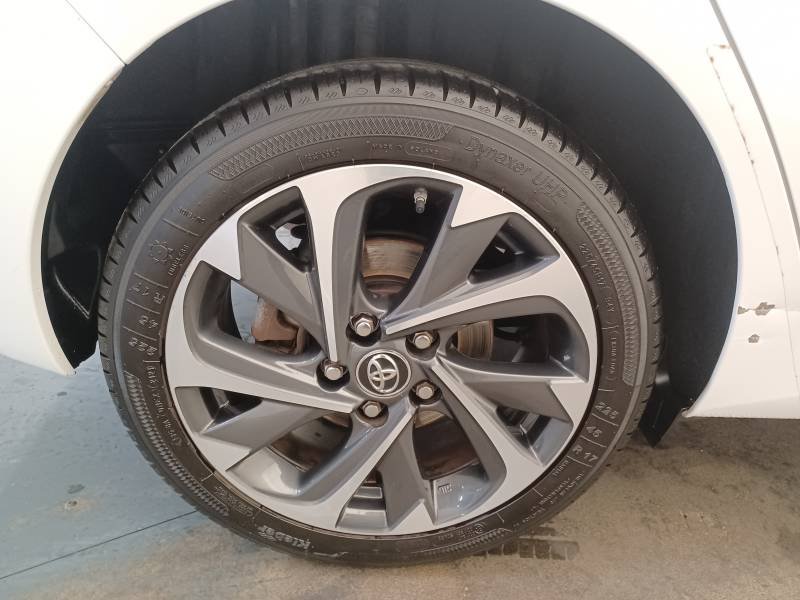 Toyota Auris - Photo 9