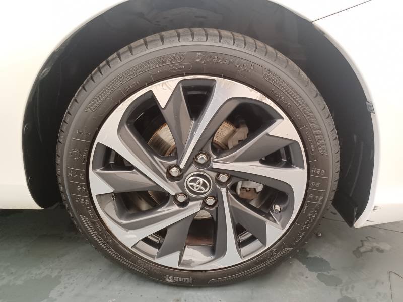Toyota Auris - Photo 10