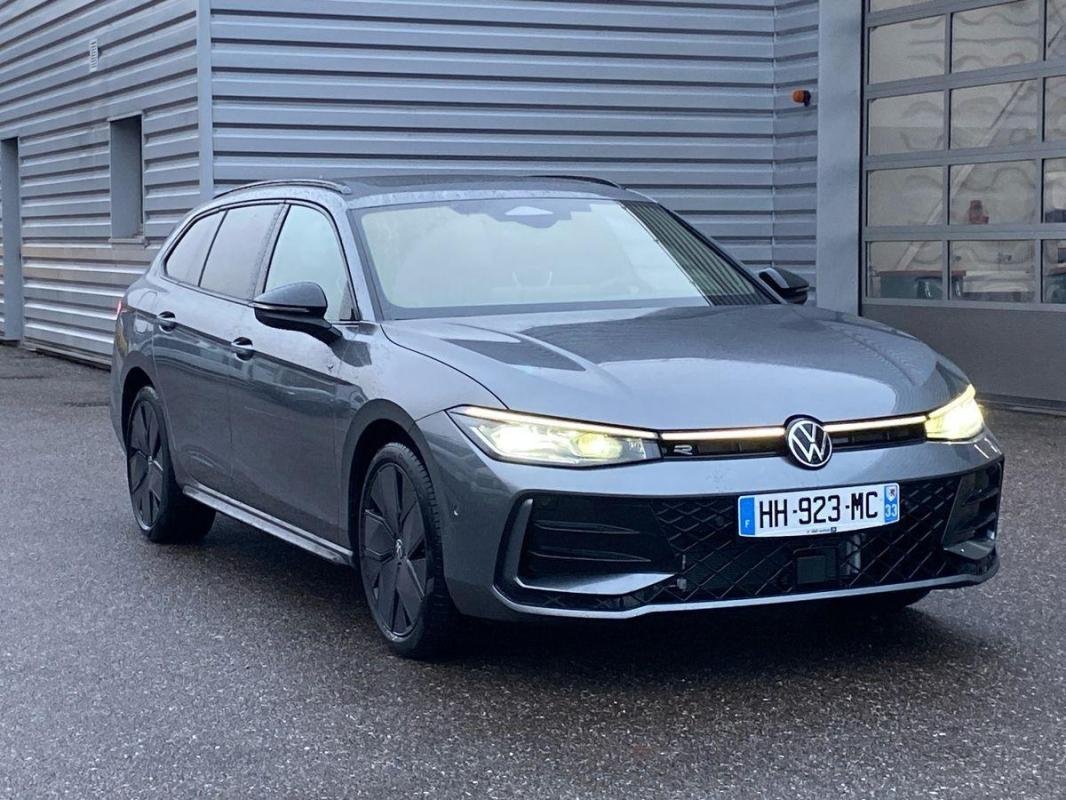 Volkswagen Passat - Photo 1
