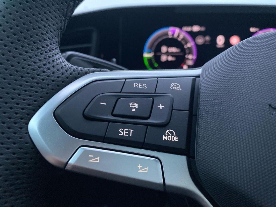 Volkswagen Passat - Photo 21
