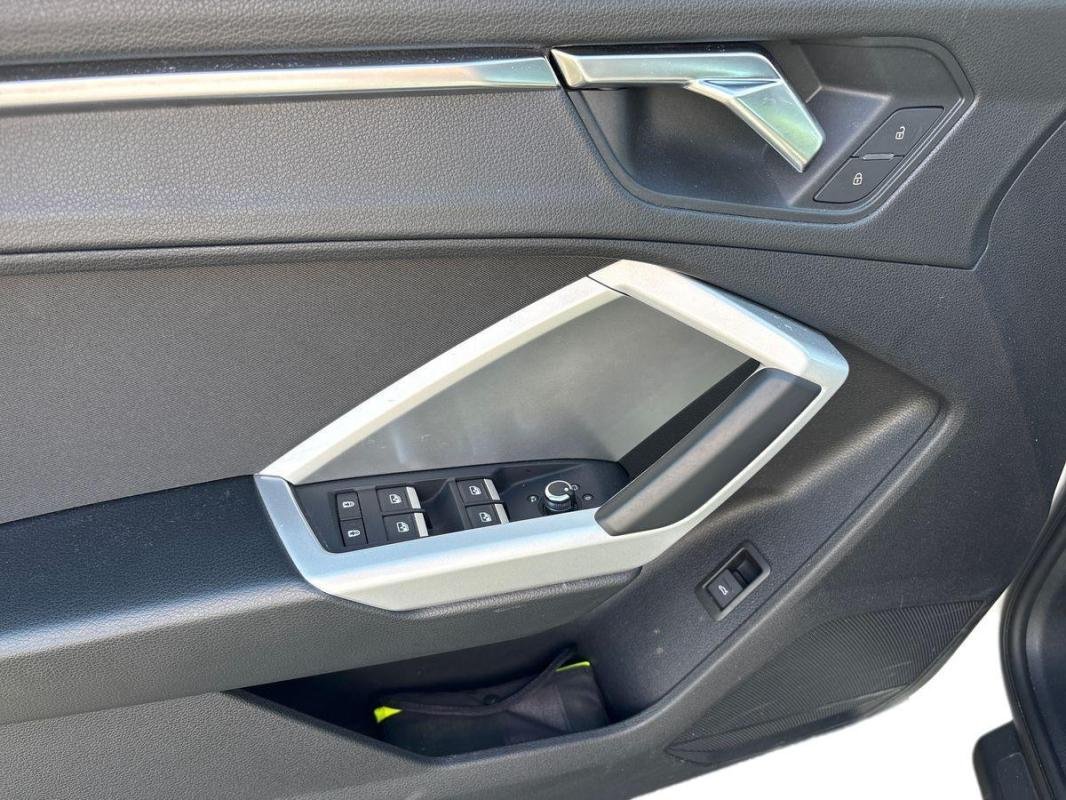 Audi Q3 - Photo 13