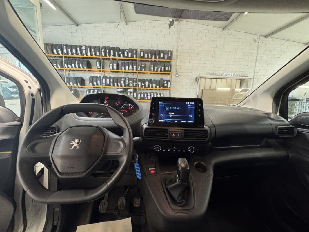 Peugeot Partner - Photo 11