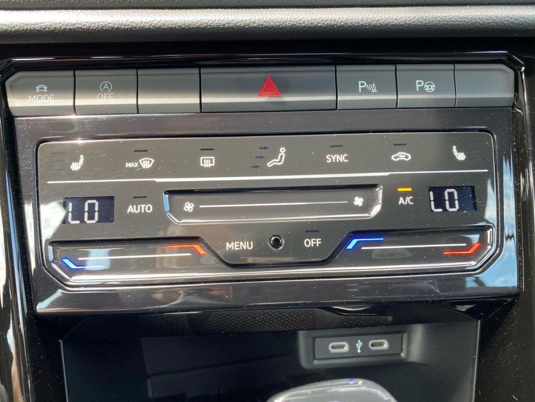 Volkswagen T-Roc - Photo 33