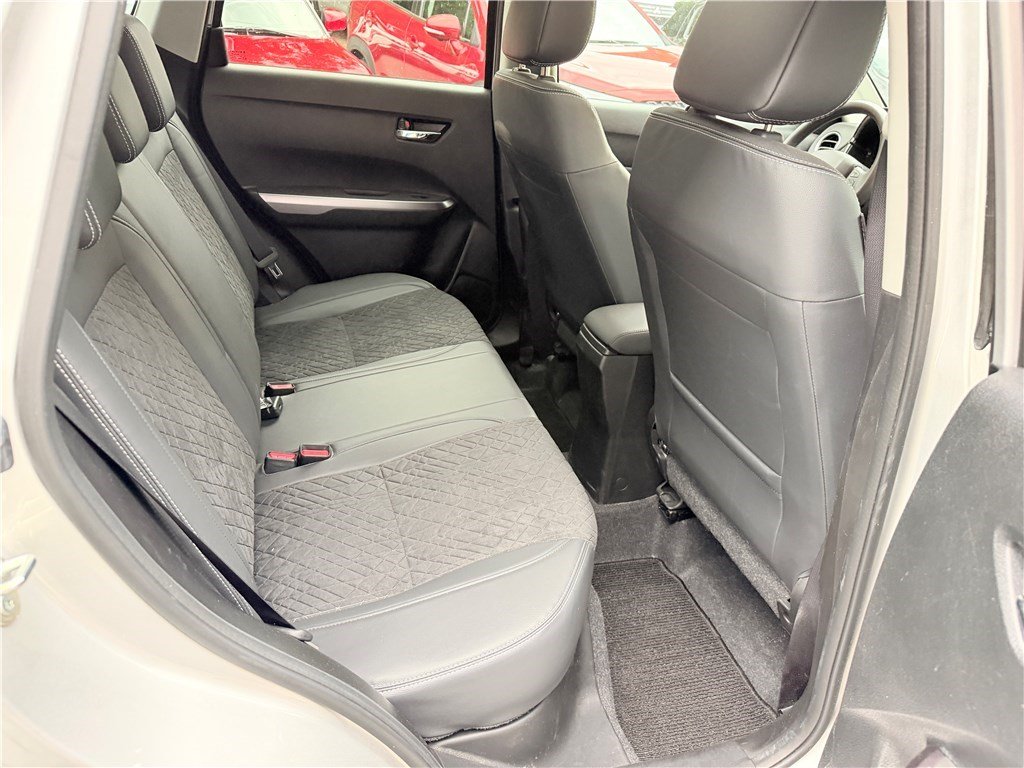 Suzuki Vitara - Photo 12