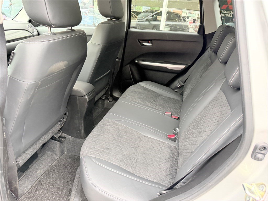 Suzuki Vitara - Photo 13