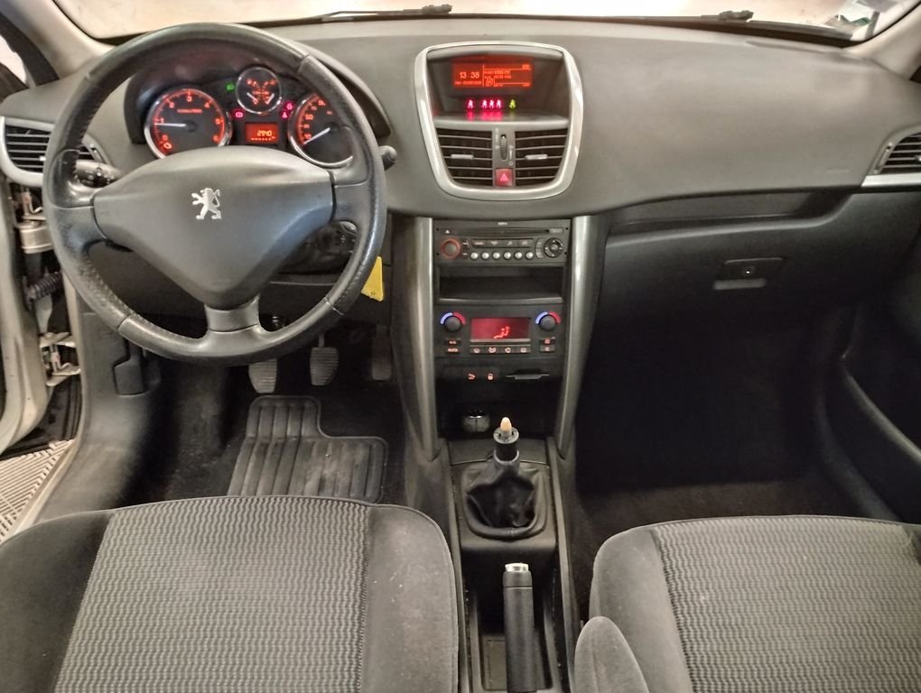 Peugeot 207 - Photo 3
