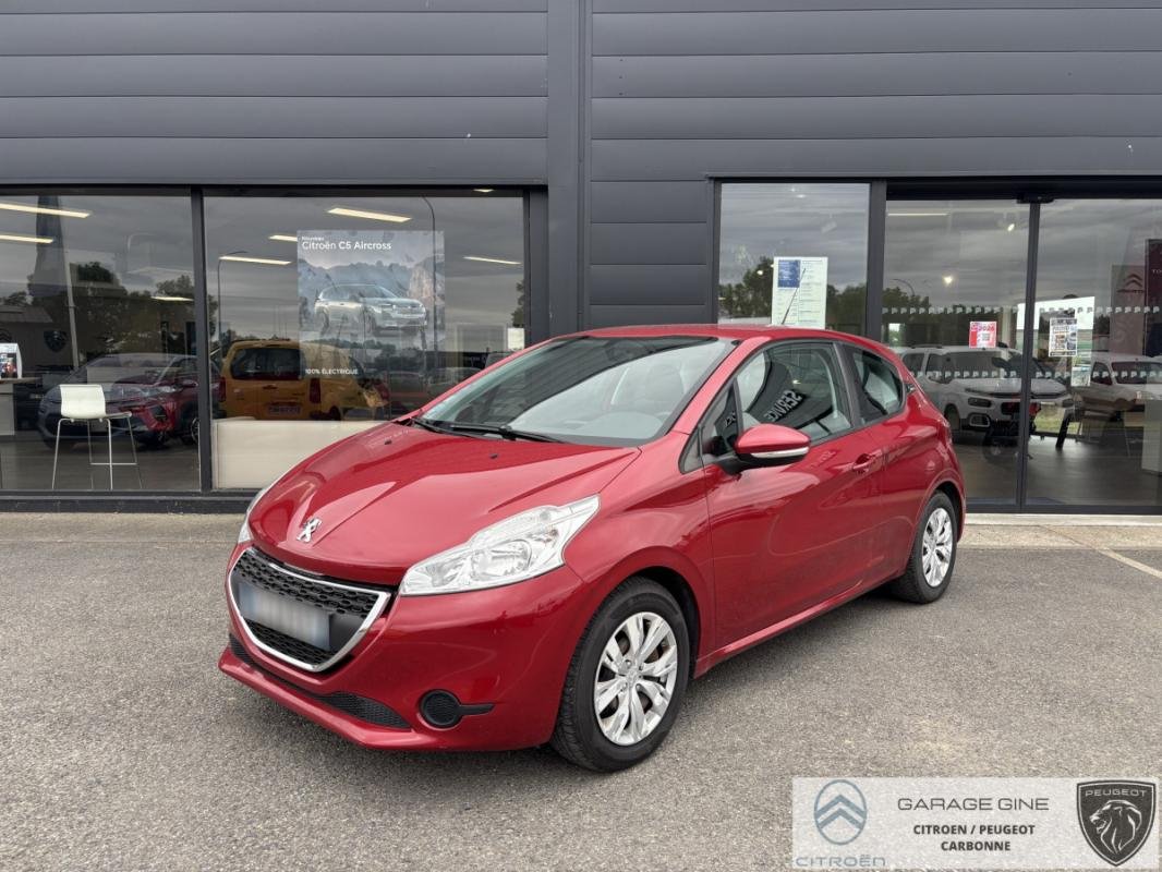 Peugeot 208 - Photo 1