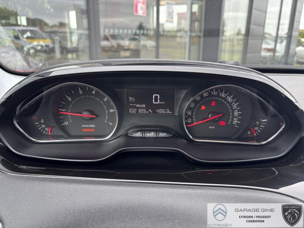 Peugeot 208 - Photo 11