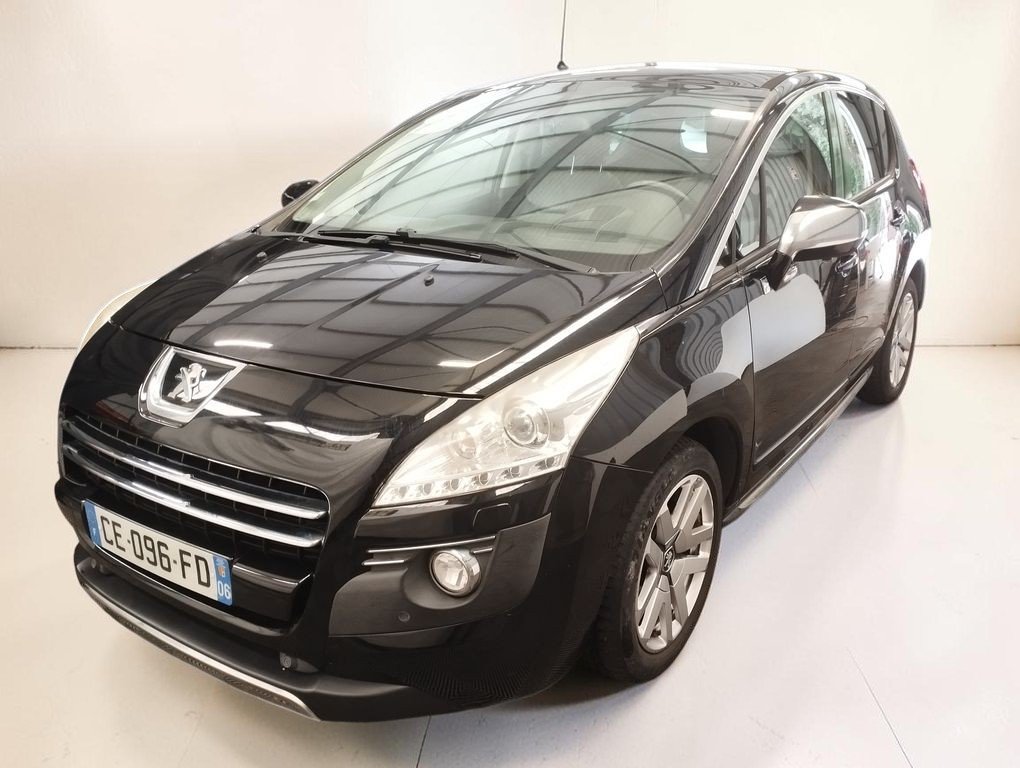 Peugeot 3008 HYbrid4 - Photo 1