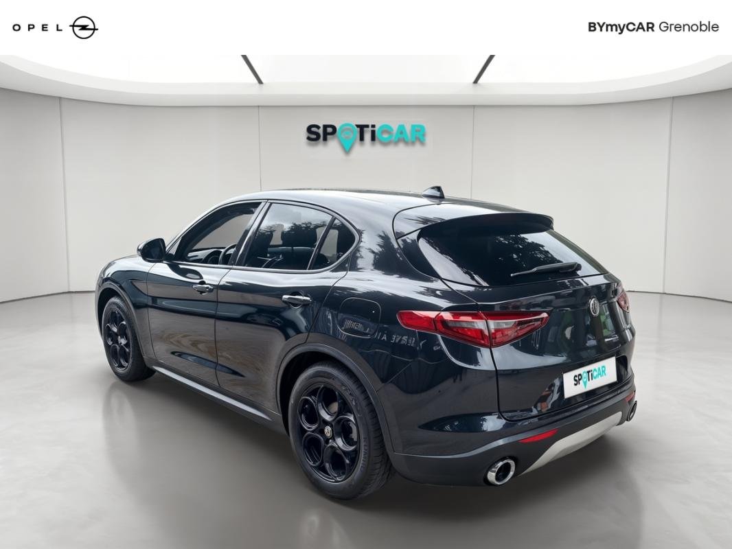 Alfa Romeo Stelvio - Photo 3