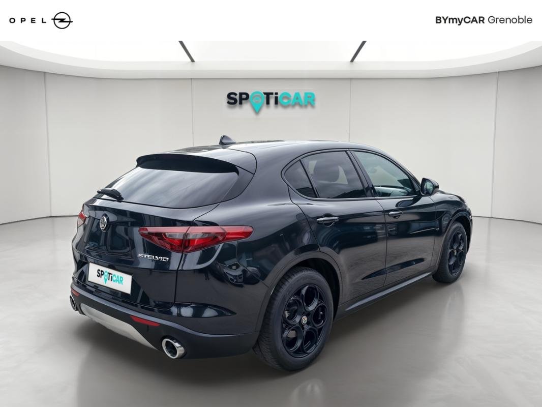Alfa Romeo Stelvio - Photo 5