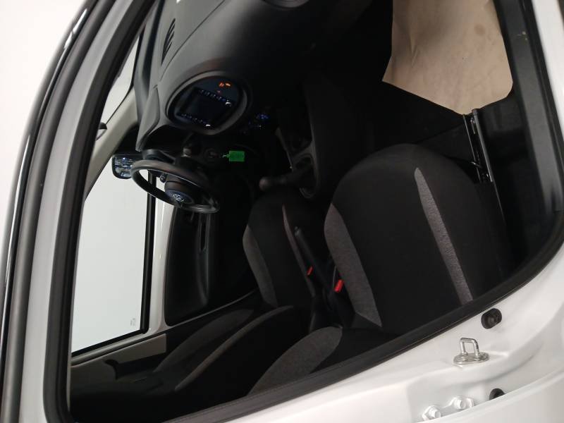 Toyota aygo x - Photo 12