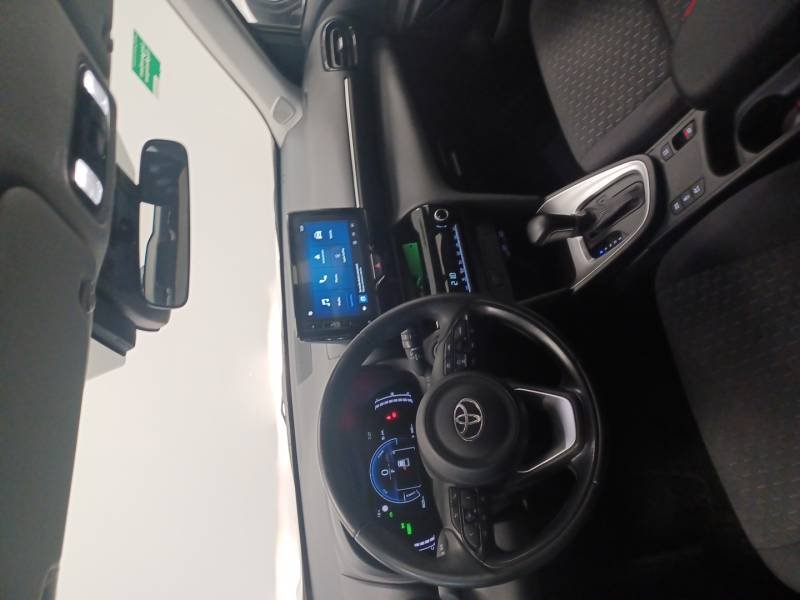 Toyota Yaris - Photo 11