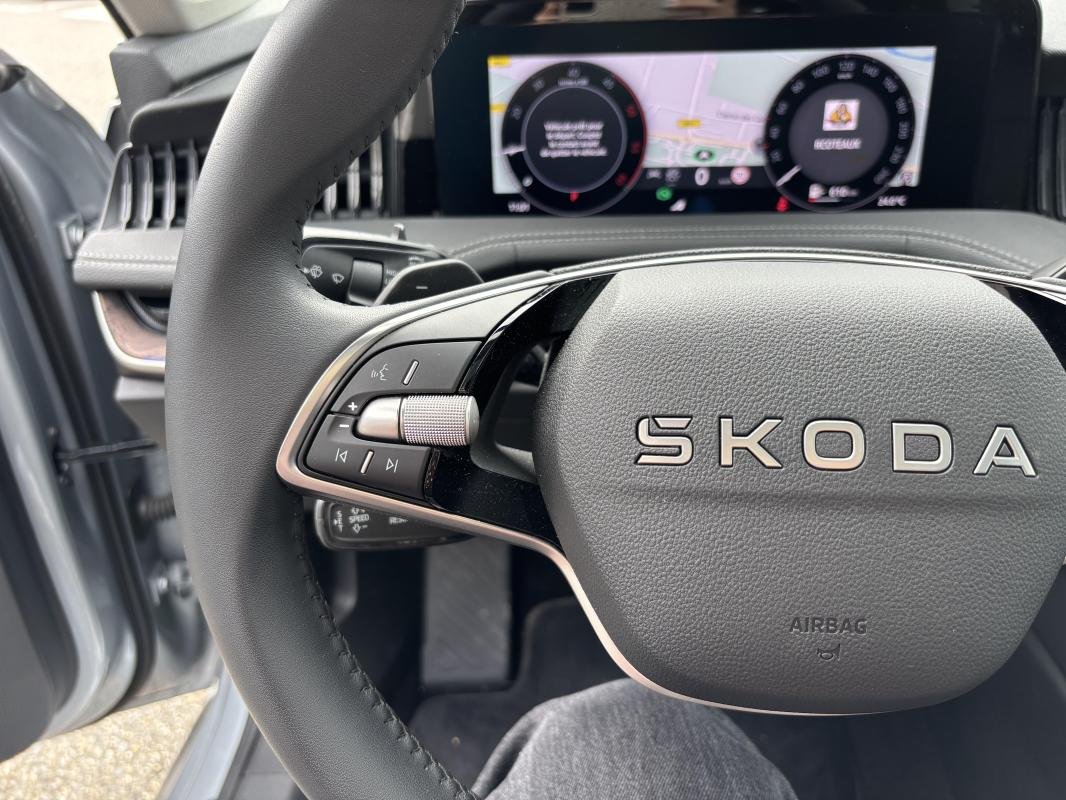 Skoda Superb Combi - Photo 12