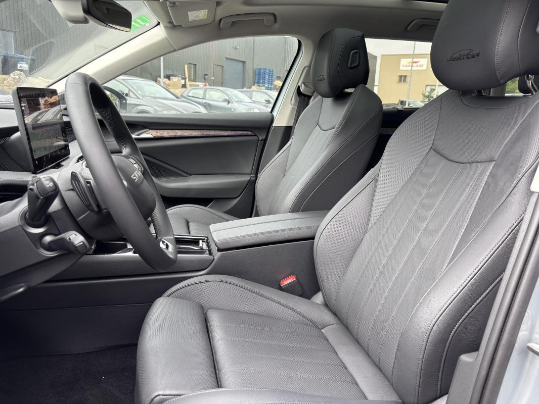 Skoda Superb Combi - Photo 15