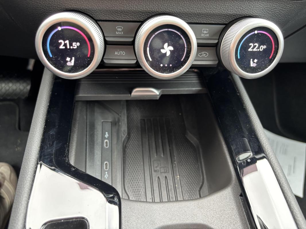 Skoda Superb Combi - Photo 24