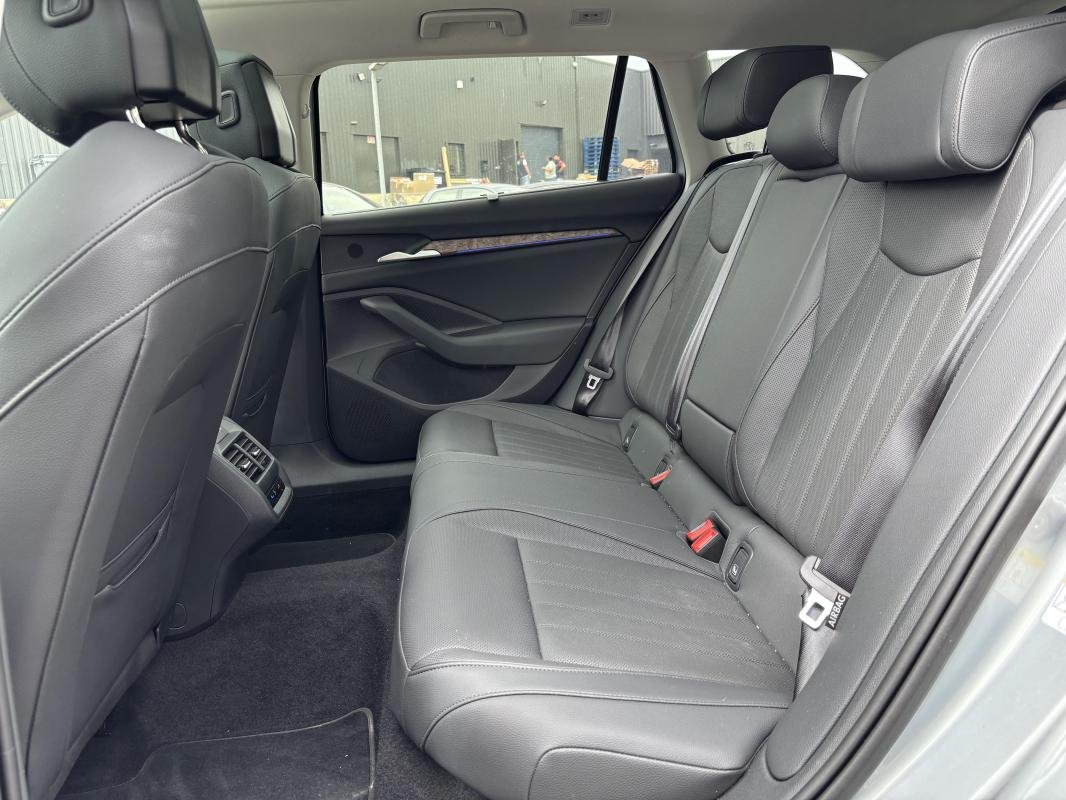 Skoda Superb Combi - Photo 25
