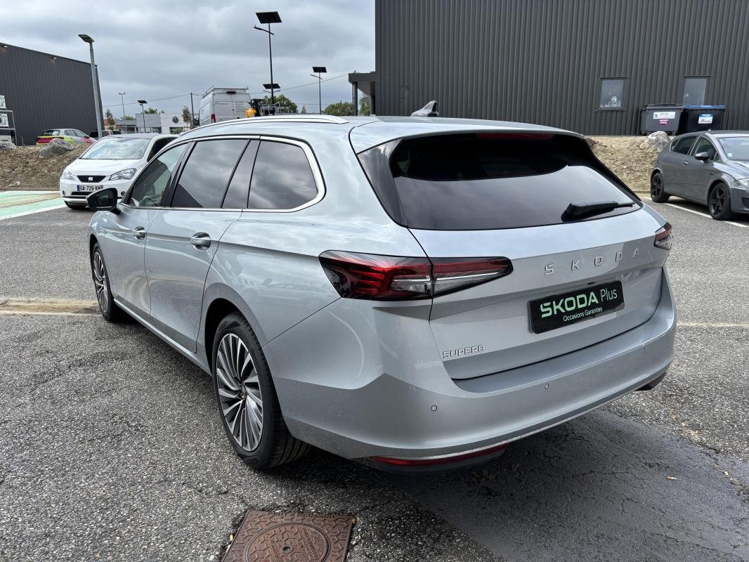Skoda Superb Combi - Photo 3