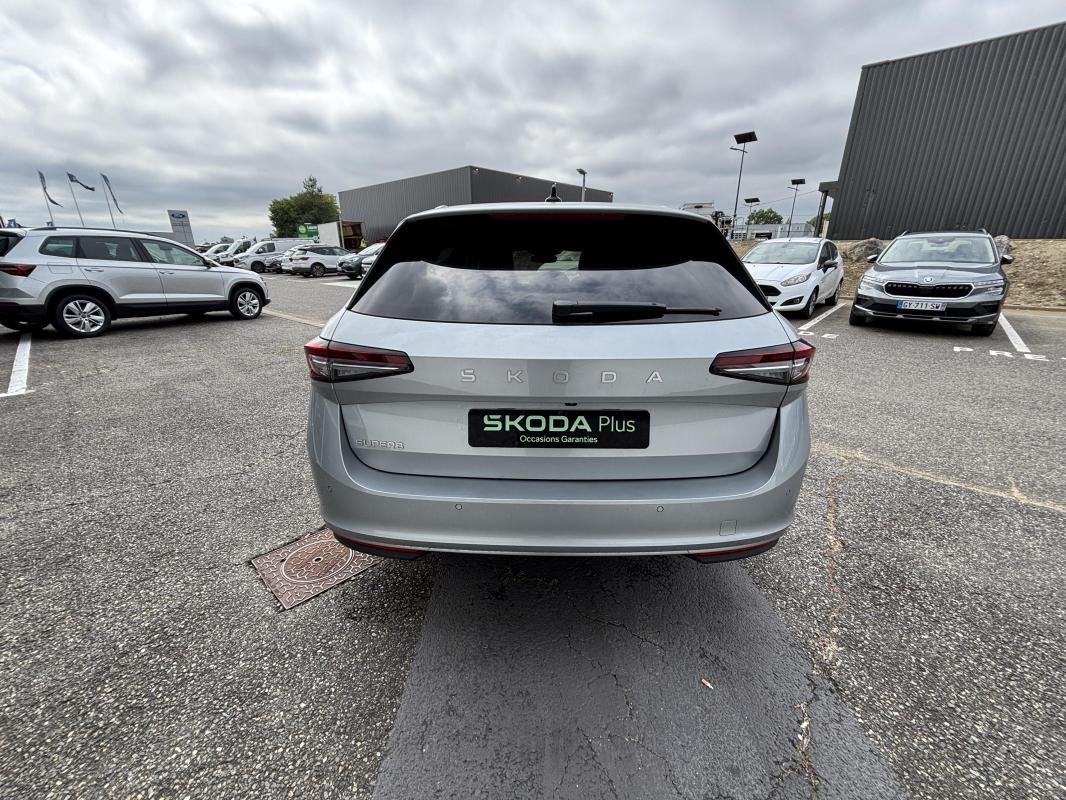 Skoda Superb Combi - Photo 4