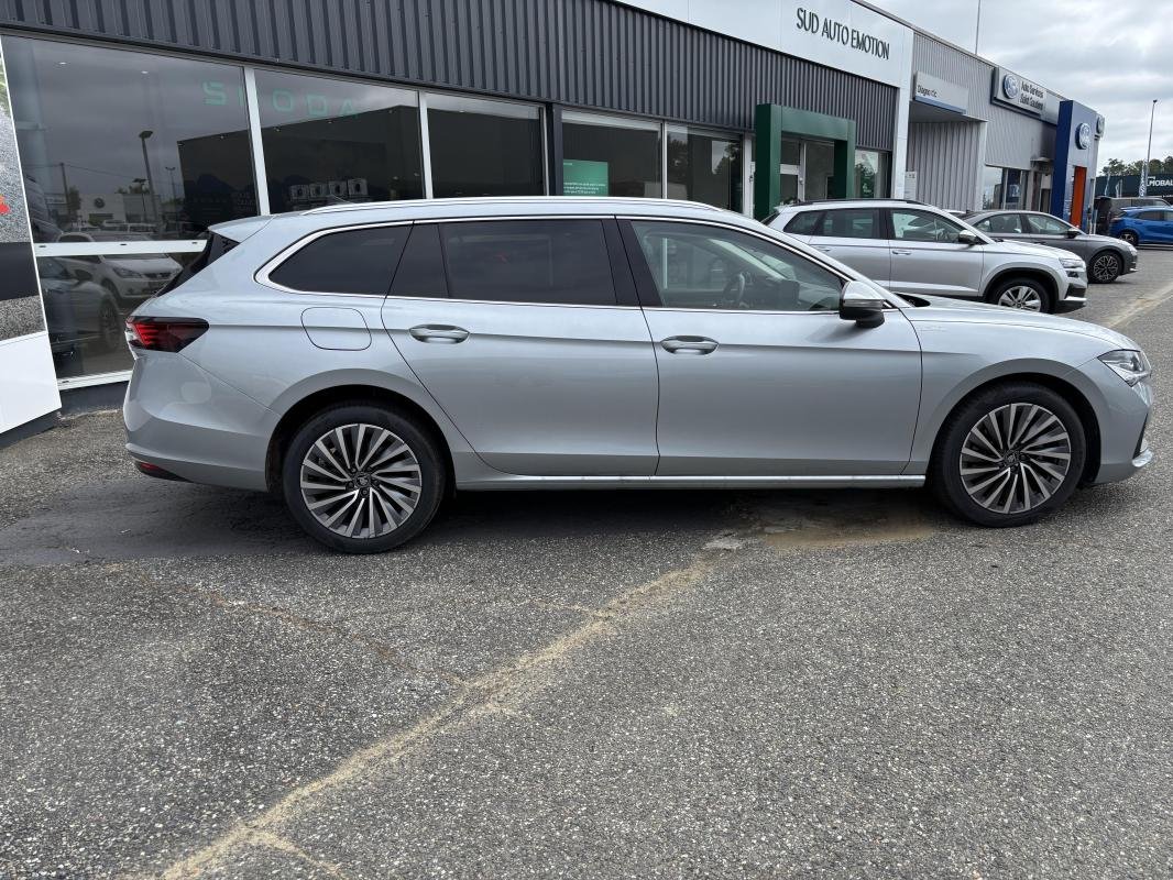 Skoda Superb Combi - Photo 6