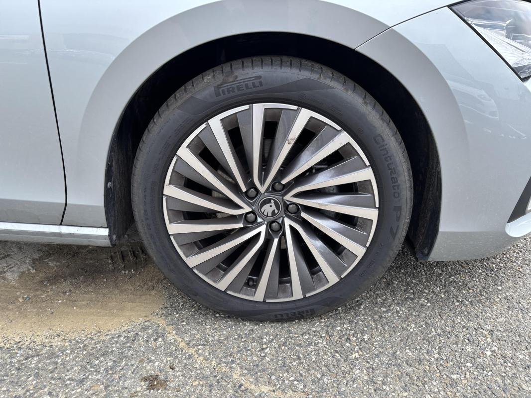 Skoda Superb Combi - Photo 9