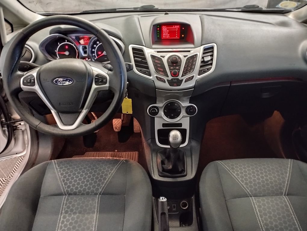 Ford Fiesta - Photo 3
